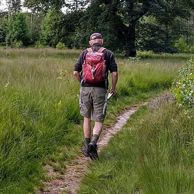 De oude vertrouwde rode rugzak