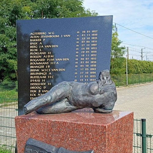 Monument ter nagedachtenis aan de treinramp van 1962 Monument ter nagedachtenis aan de treinramp van 1962