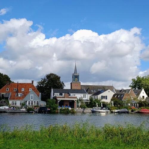Nigtevecht aan de overzijde van de Vecht Nigtevecht aan de overzijde van de Vecht