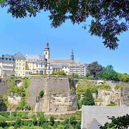 Blik op de Oberstadt vanuit het toeristentreintje Blik op de Oberstadt vanuit het toeristentreintje