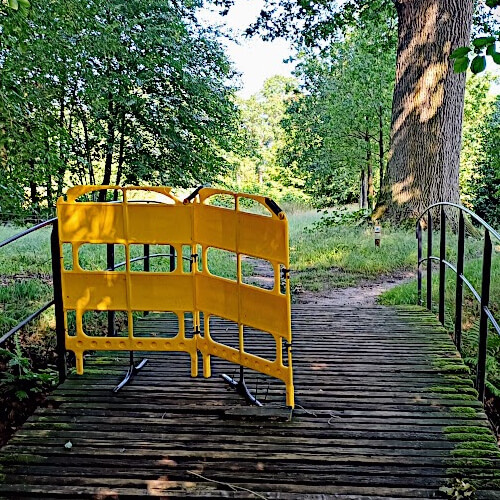 Gevaarlijk uitziend bruggetje Gevaarlijk uitziend bruggetje