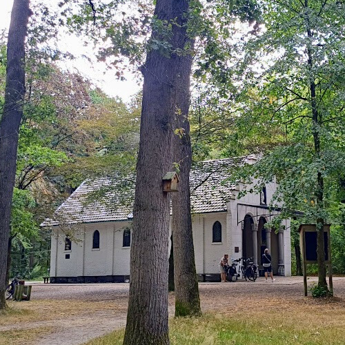 Ik laat de Kapel van de Heilige Eik achter me