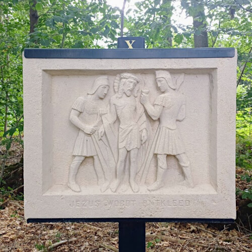Kruiswegstaatsie bij de Kapel van de Heilige Eik