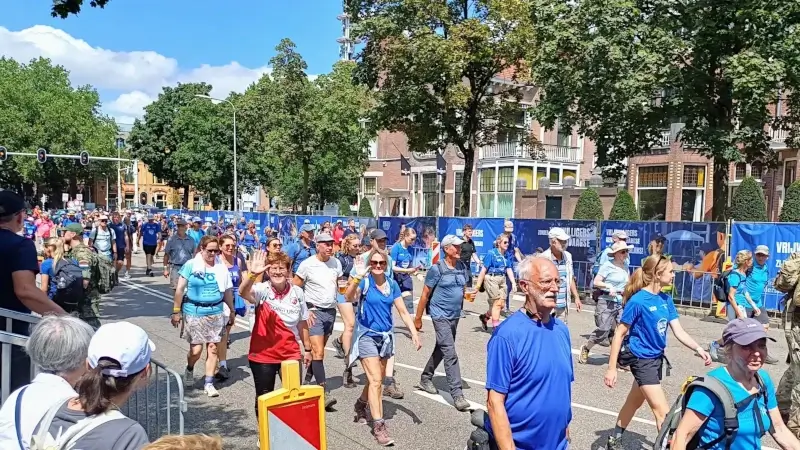 Vol verwachting: de dag van Elst