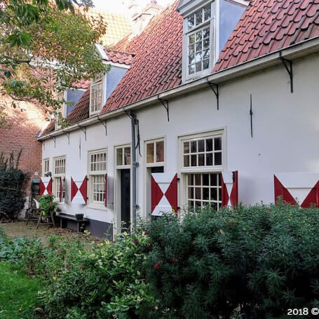 Wandelen langs Hofjes in de stad